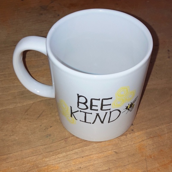 Royal Norfolk Bee Kind Mug with Yellow Accents - Picture 4 of 11